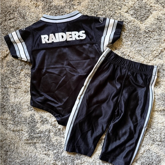 Vintage Reebok Raiders Baby Set - Picture 2 of 2